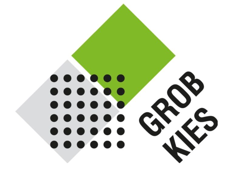 Logo mit grünem und grauem Quadrat, Grobkies Text